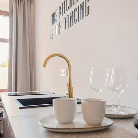 City Lounge Appartement Am Hauptbahnhof Sankt Poelten Eksteriør billede