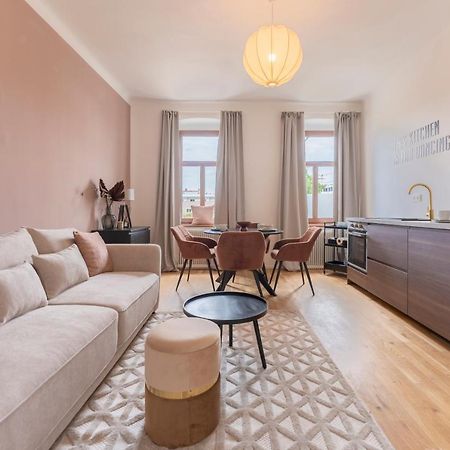 City Lounge Appartement Am Hauptbahnhof Sankt Poelten Eksteriør billede