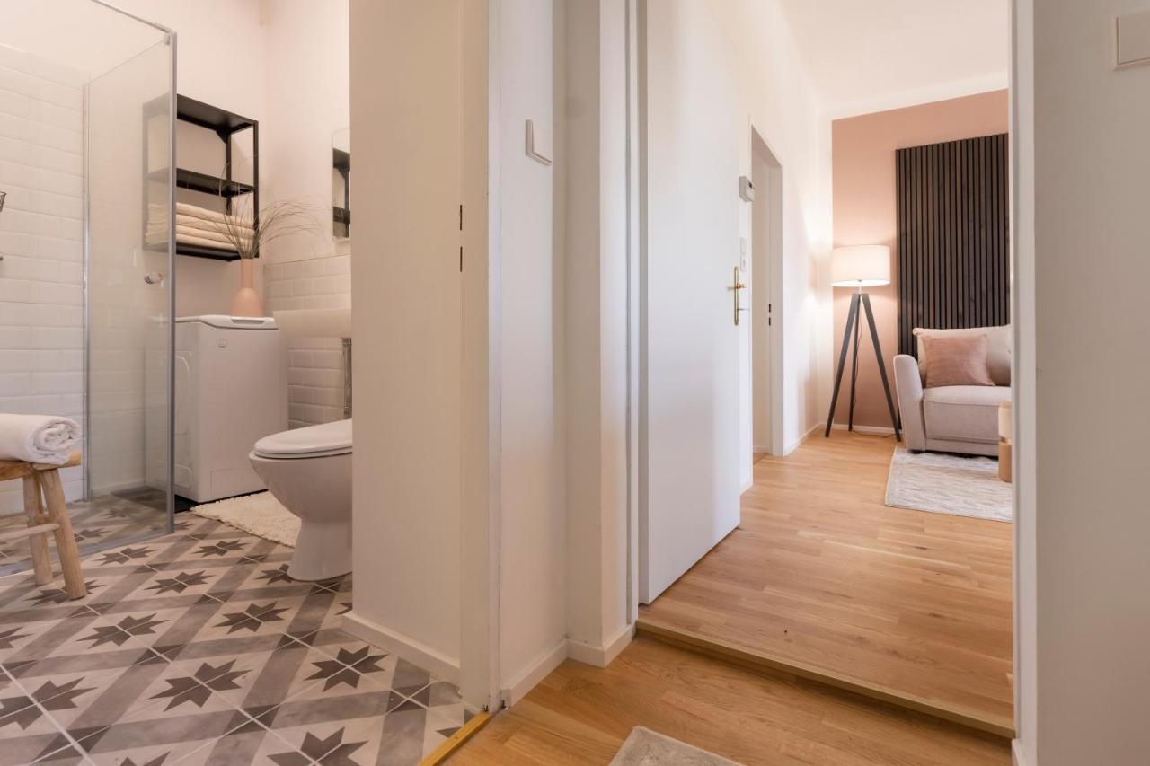 City Lounge Appartement Am Hauptbahnhof Sankt Poelten Eksteriør billede