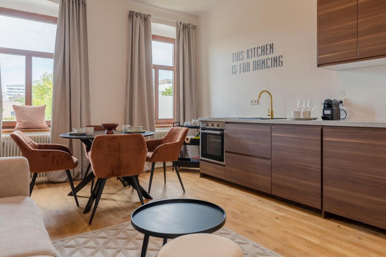 City Lounge Appartement Am Hauptbahnhof Sankt Poelten Eksteriør billede
