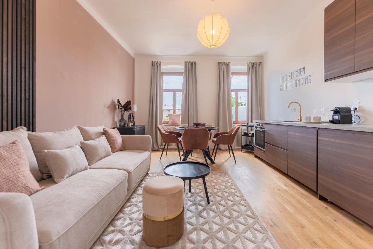 City Lounge Appartement Am Hauptbahnhof Sankt Poelten Eksteriør billede