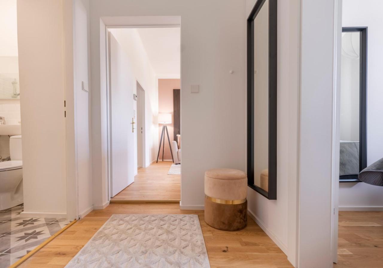 City Lounge Appartement Am Hauptbahnhof Sankt Poelten Eksteriør billede
